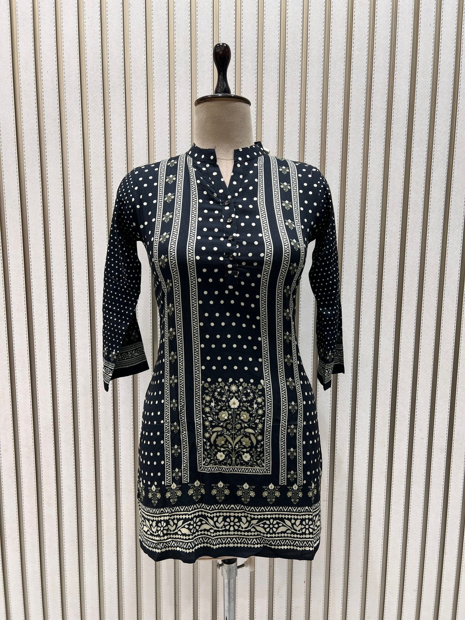 Women’s Rayon Cotton Printed Kurti (Black & White)